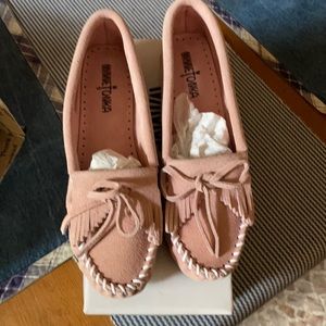 Brand new Minnetonka rose pink color